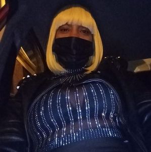 Meet your Posher, Nakia